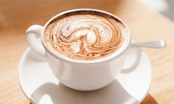ハートのラテアートがあるコーヒーの画像